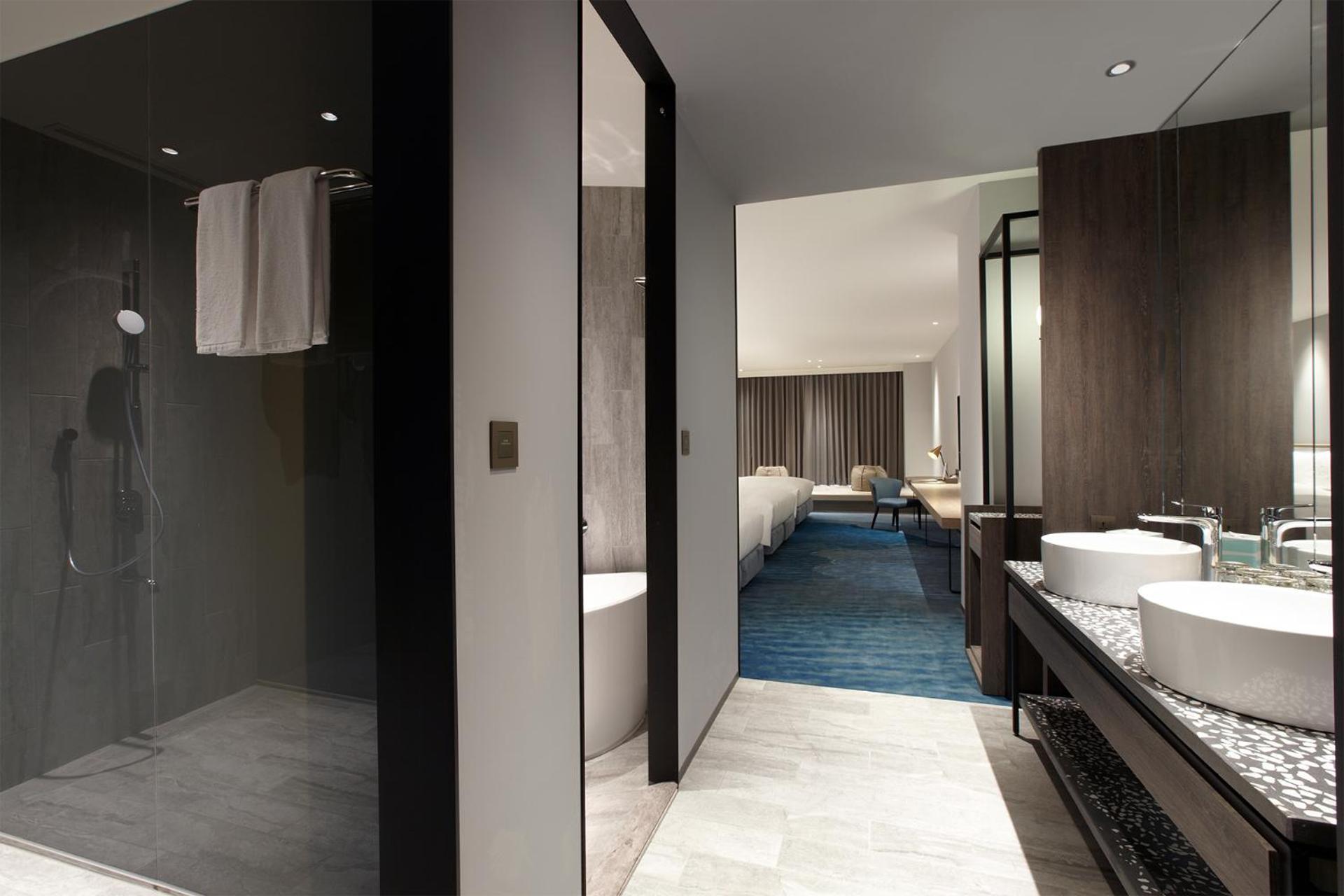 COZZI Blu Hotel Zhongli Exterior foto A bathroom at the hotel